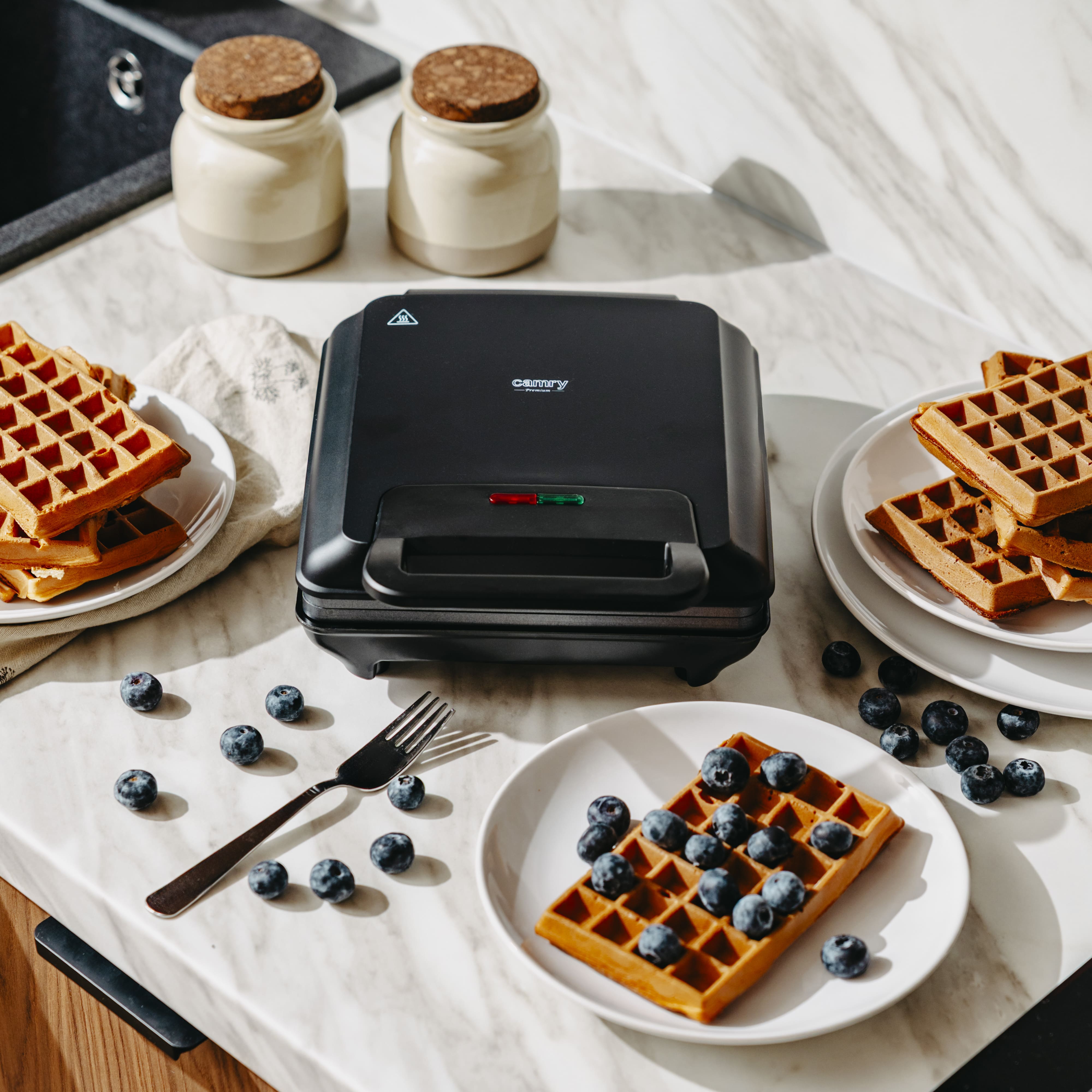 Camry CR 3092 Gofrownica – 2 Chrupiące Gofry w Minutę!